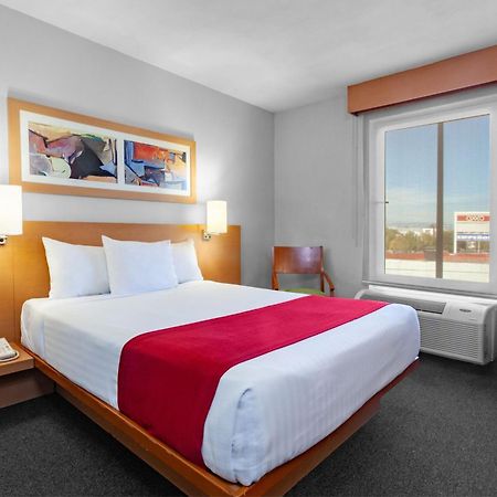 City Express By Marriott Celaya Parque Εξωτερικό φωτογραφία