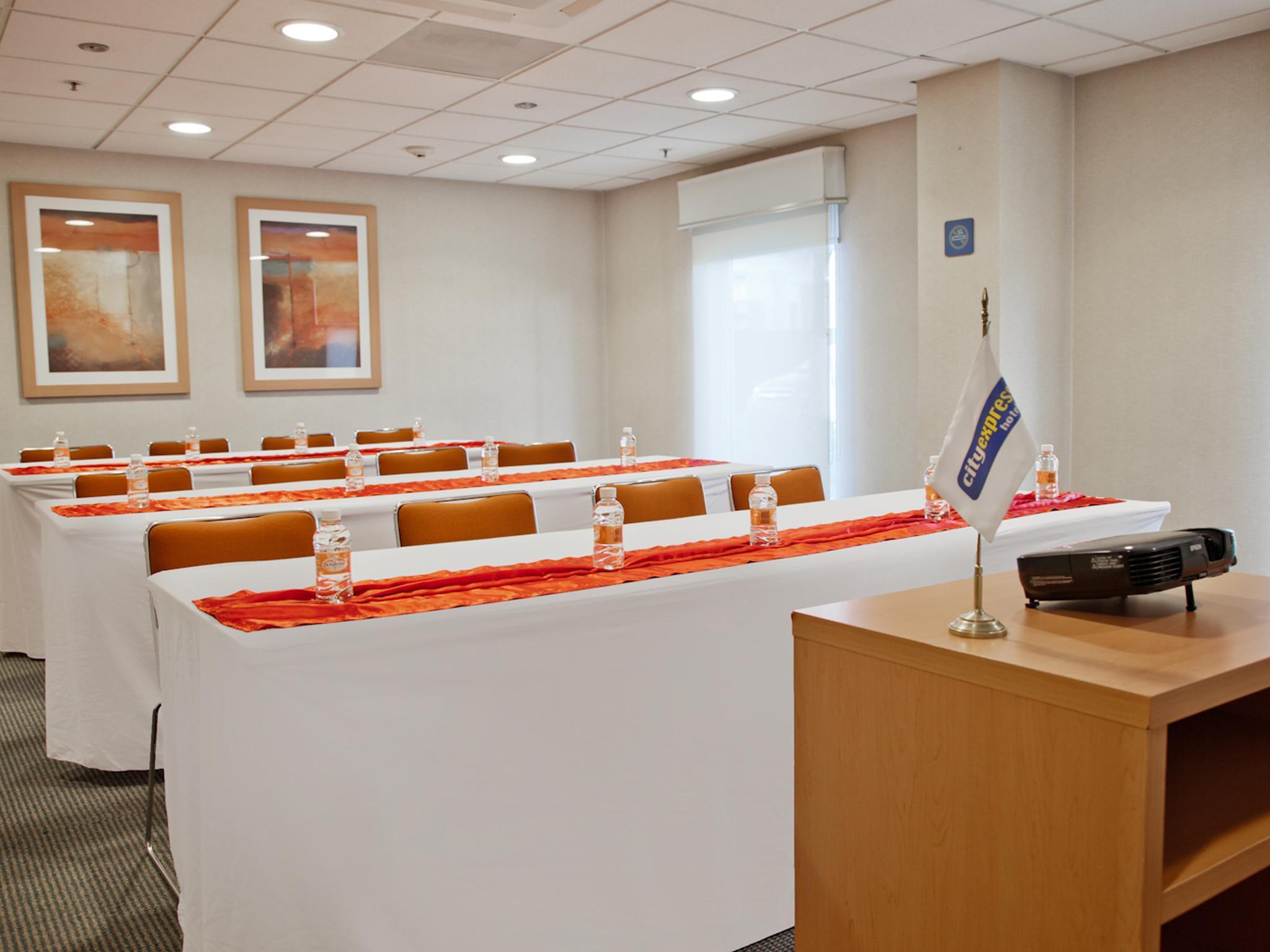 City Express By Marriott Celaya Parque Εξωτερικό φωτογραφία