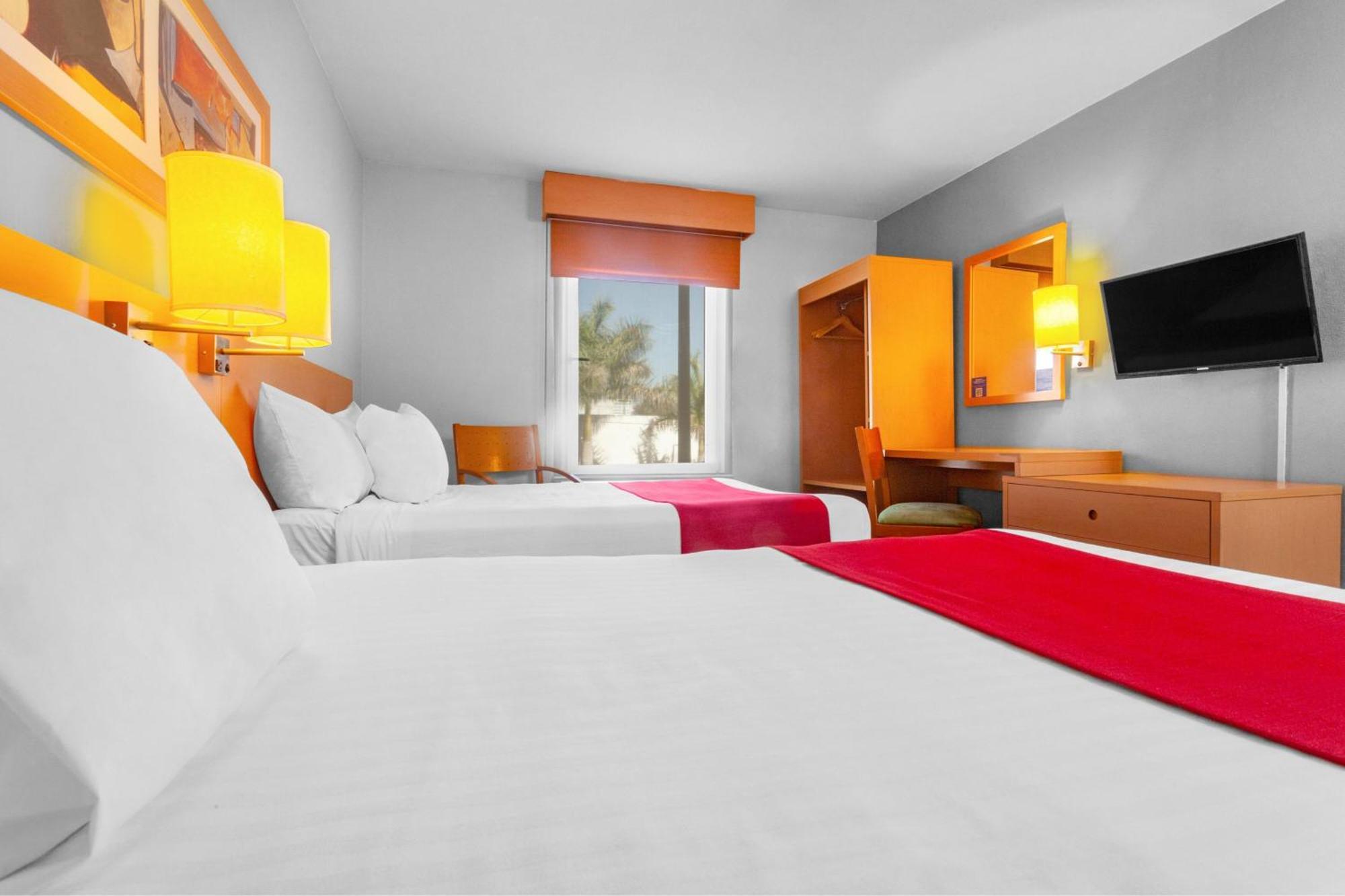 City Express By Marriott Celaya Parque Εξωτερικό φωτογραφία