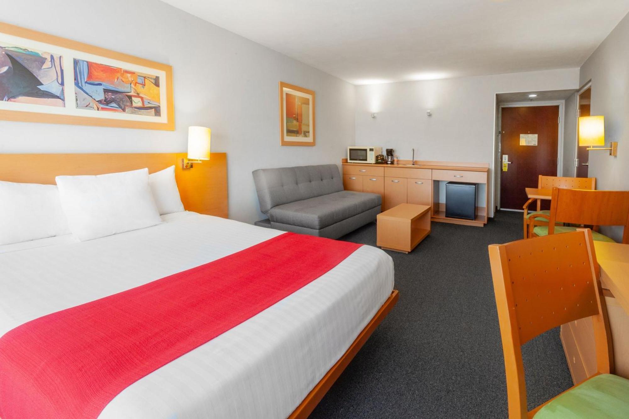 City Express By Marriott Celaya Parque Εξωτερικό φωτογραφία