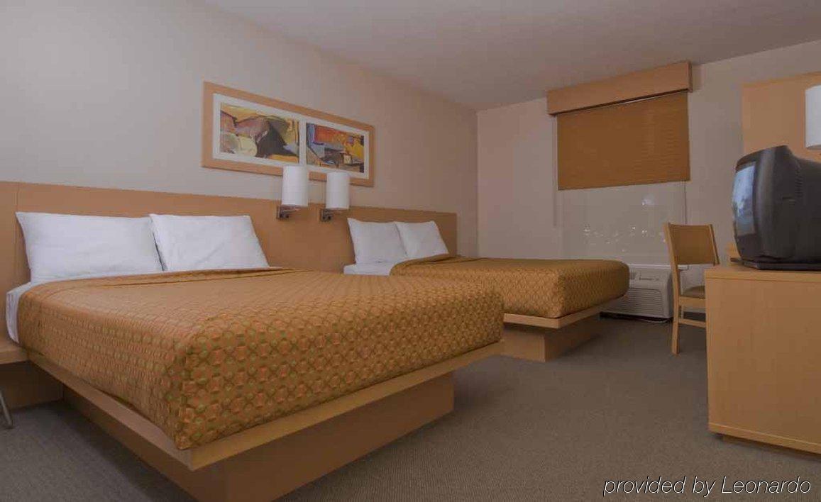 City Express By Marriott Celaya Parque Εξωτερικό φωτογραφία