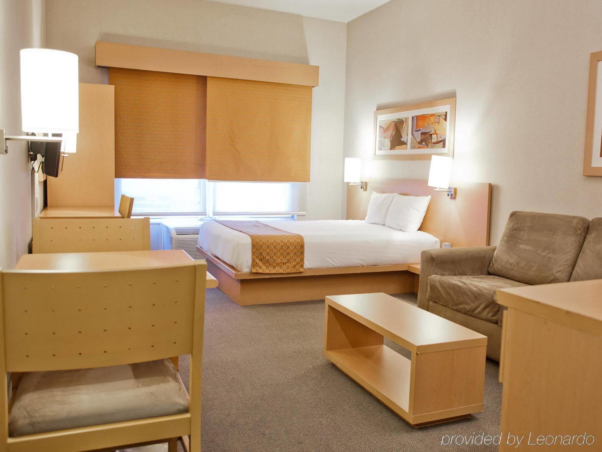 City Express By Marriott Celaya Parque Εξωτερικό φωτογραφία