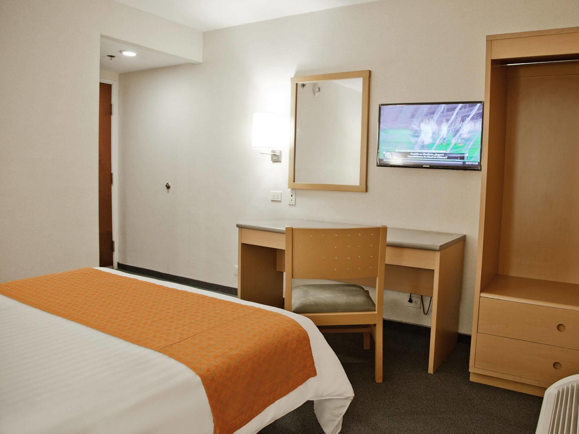 City Express By Marriott Celaya Parque Εξωτερικό φωτογραφία